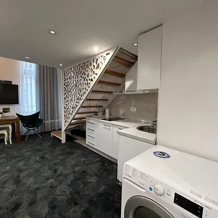 Latin Bridge 아파트